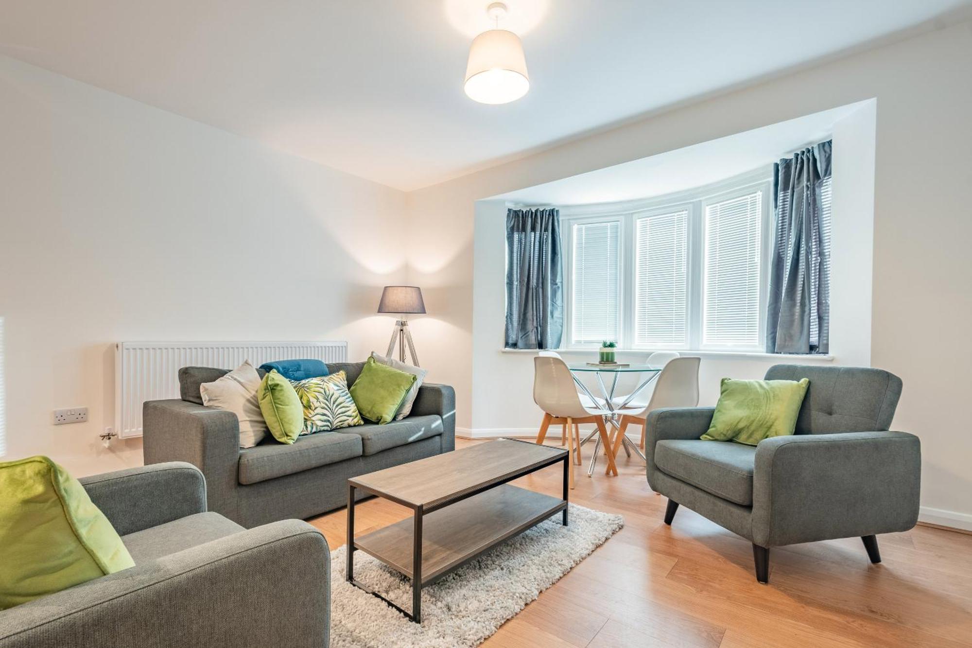Modern, City Living Apartments- Private Parking Оксфорд Екстериор снимка